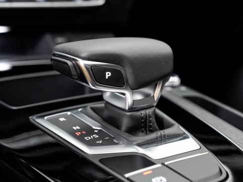 Used 2024 Audi Q5 e Premium Plus image 17