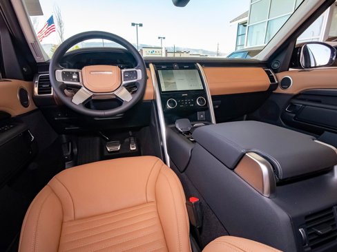 New 2025 Land Rover Discovery Metropolitan Edition image 38