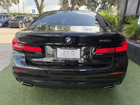 Used 2021 BMW 540i w/ Premium Package image 5