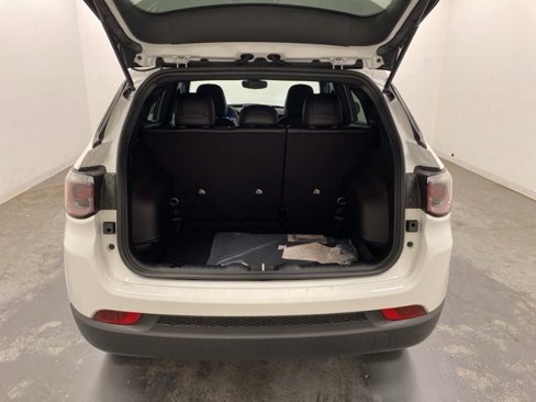 New 2026 Jeep Compass Latitude image 27