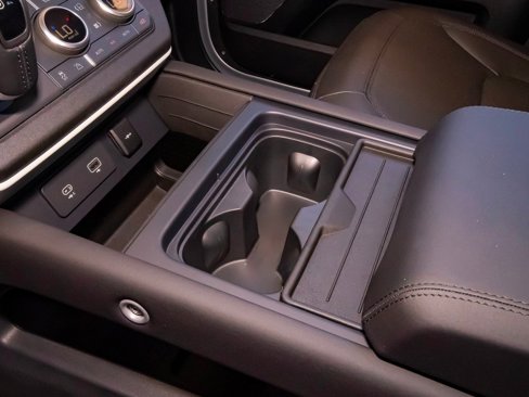 New 2024 Land Rover Defender 110 S image 31