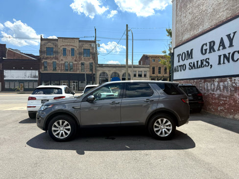 Used 2016 Land Rover Discovery Sport SE image 5