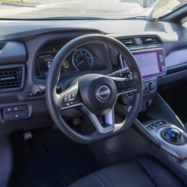 Used 2023 Nissan Leaf S image 13