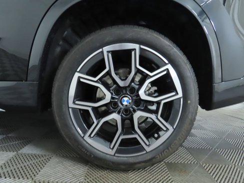 Used 2025 BMW X1 xDrive28i w/ Premium Package image 33
