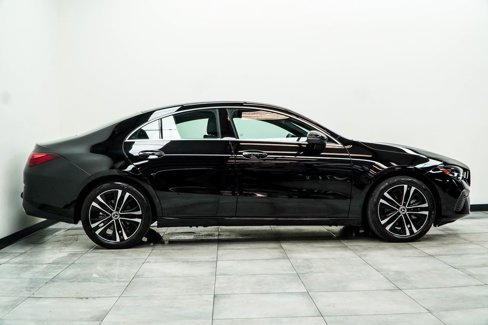 Used 2025 Mercedes-Benz CLA 250 w/ Exclusive Package image 10