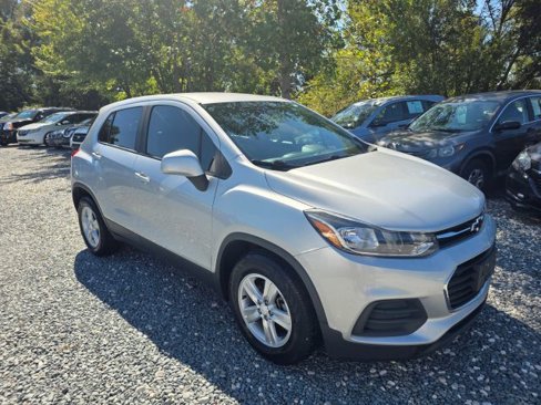Used 2019 Chevrolet Trax LS image 3