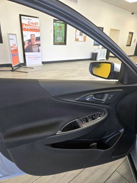 Used 2020 Chevrolet Malibu LT image 14