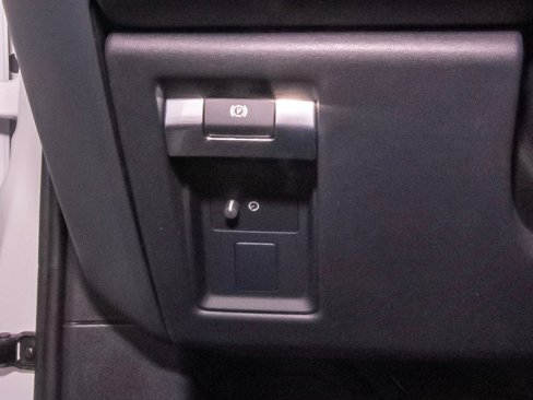 New 2025 Land Rover Defender 110 S image 11