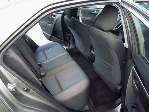 Used 2017 Toyota Corolla LE image 12