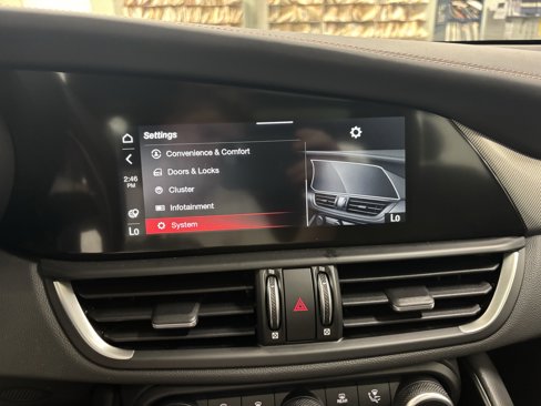 New 2025 Alfa Romeo Giulia AWD w/ Driving Assist Package image 22