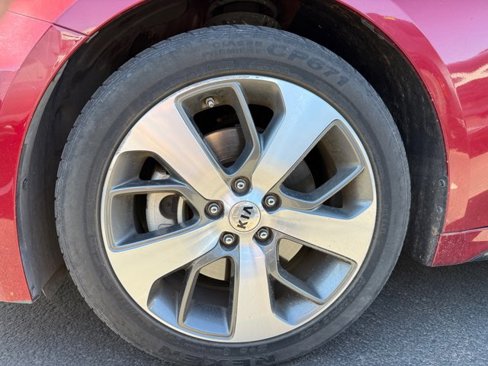 Certified 2019 Kia Optima S image 7