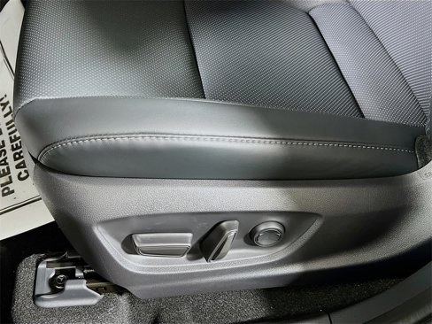Certified 2025 Toyota Crown Signia image 17