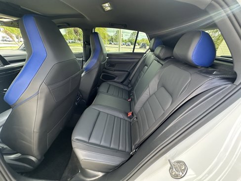 Used 2023 Volkswagen Golf R image 28