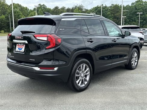 Used 2024 GMC Terrain SLT image 7