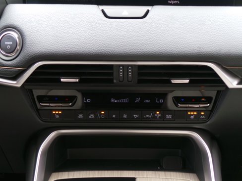 New 2025 MAZDA CX-70 Plug-In Hybrid w/ Premium Pkg image 24