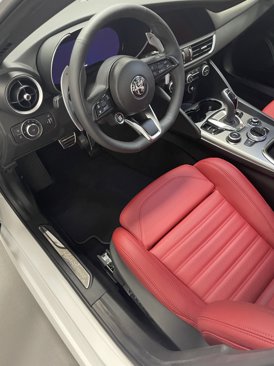 New 2025 Alfa Romeo Giulia AWD w/ Veloce Package AWD image 7