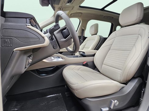 New 2025 Lincoln Nautilus Reserve image 13