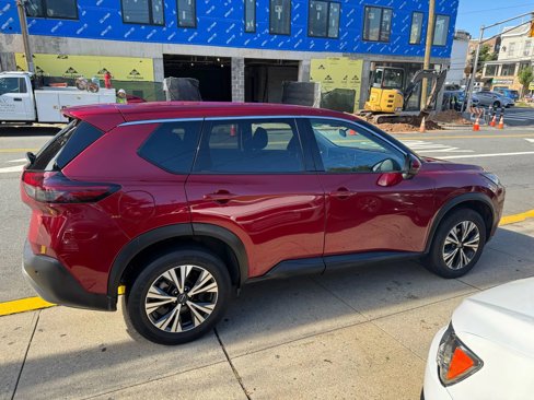 Used 2021 Nissan Rogue SV image 12