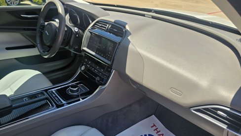 Used 2019 Jaguar XE image 30