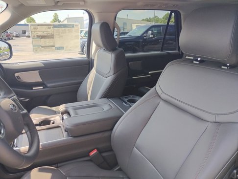 New 2025 Ford Expedition Active image 21