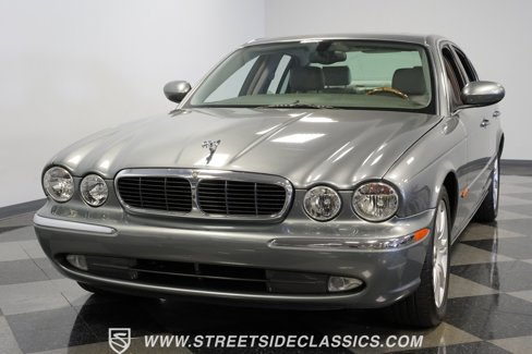 Used 2004 Jaguar XJ8 image 18