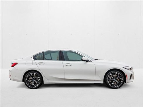 Used 2025 BMW 330i xDrive Sedan w/ Premium Package image 4