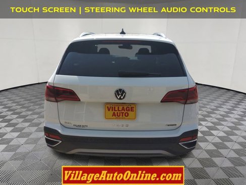 Used 2022 Volkswagen Taos SEL image 3