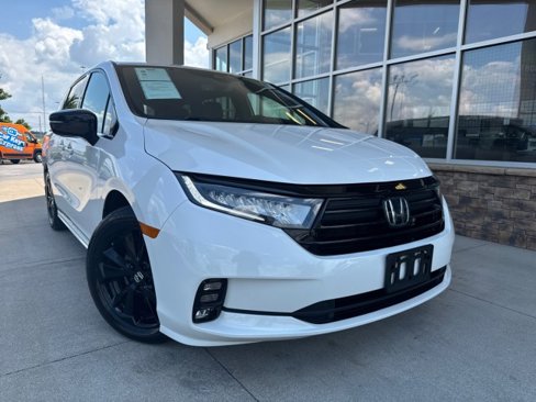 Used 2024 Honda Odyssey Sport image 2