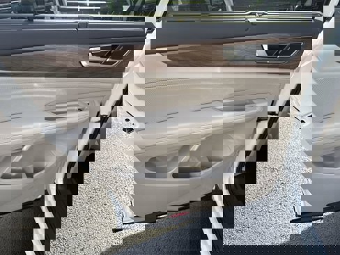New 2026 Volkswagen Atlas SE image 24