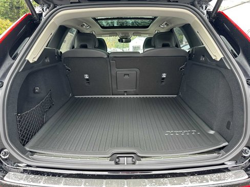 New 2026 Volvo XC60 B5 Ultra w/ Protection Package Premier image 14