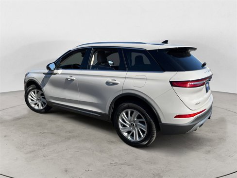 Used 2021 Lincoln Corsair AWD image 4