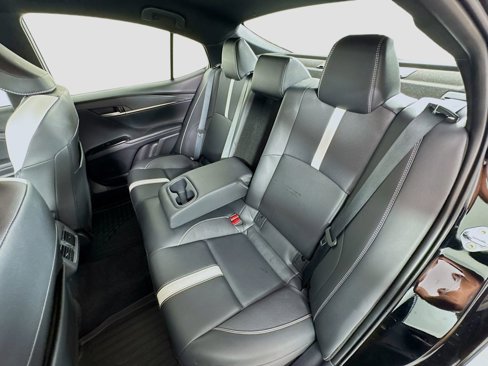 Used 2025 Toyota Camry SE image 23