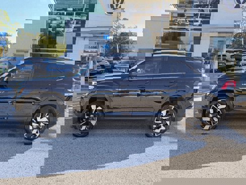 New 2026 Volkswagen Atlas Cross Sport SE image 4