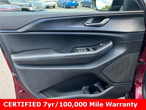 Certified 2025 Jeep Grand Cherokee L Laredo w/ Luxury Tech Group I image 16