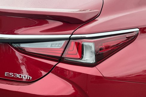 New 2025 Lexus ES 300h w/ Premium Package image 25
