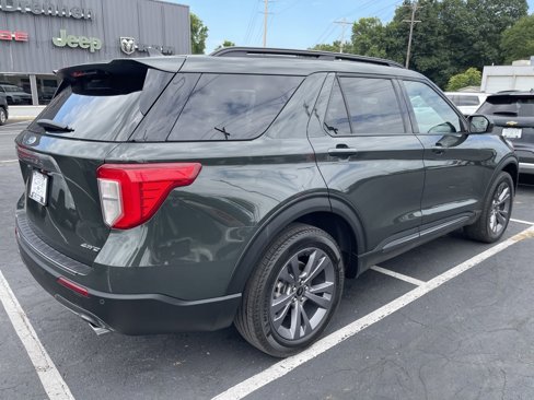 Used 2023 Ford Explorer XLT w/ Equipment Group 202A image 3