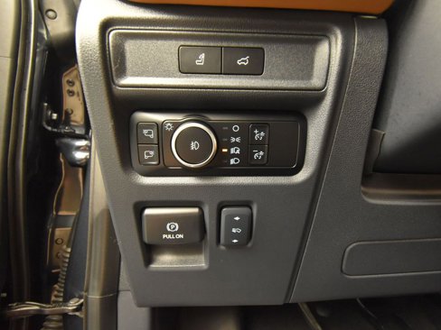 Used 2024 Ford Expedition Platinum image 33
