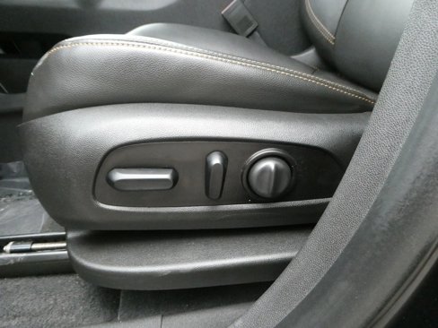 Used 2021 GMC Terrain SLT w/ Elevation Edition image 15