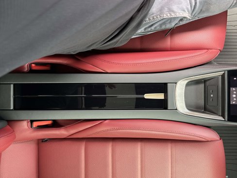 Certified 2024 Porsche Panamera image 18