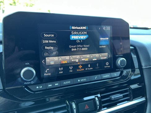 Used 2022 Nissan Pathfinder SV image 19