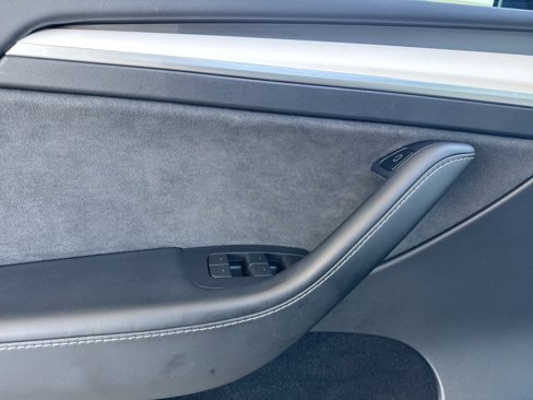 Used 2023 Tesla Model Y Long Range image 11