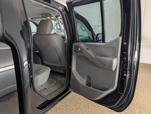 Used 2018 Nissan Frontier SV image 12