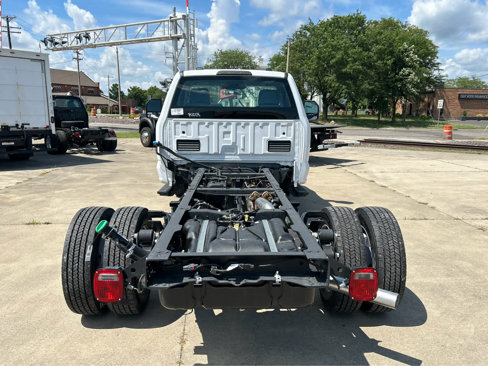 New 2025 Ford F550 4x4 Regular Cab Super Duty image 5