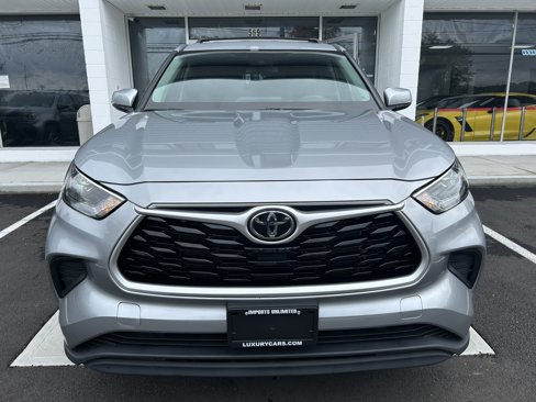 Used 2022 Toyota Highlander L image 2