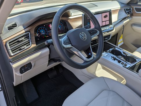 New 2025 Volkswagen Atlas SE image 12