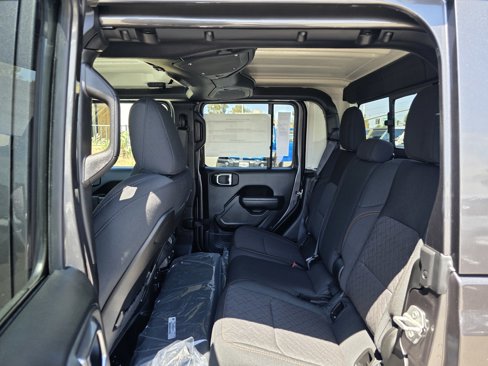 New 2025 Jeep Gladiator Mojave image 18