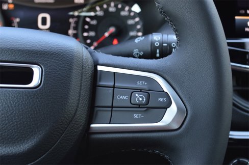 New 2026 Jeep Compass Latitude image 17