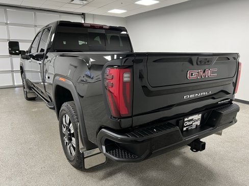 Used 2024 GMC Sierra 3500 Denali w/ Technology Package image 10