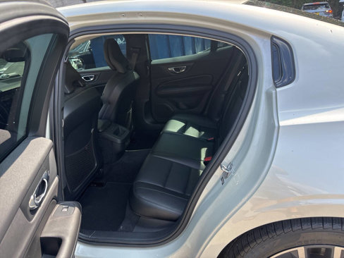 Used 2021 Volvo S60 T5 Momentum image 13