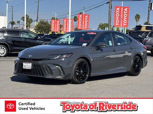 Certified 2025 Toyota Camry SE image 1